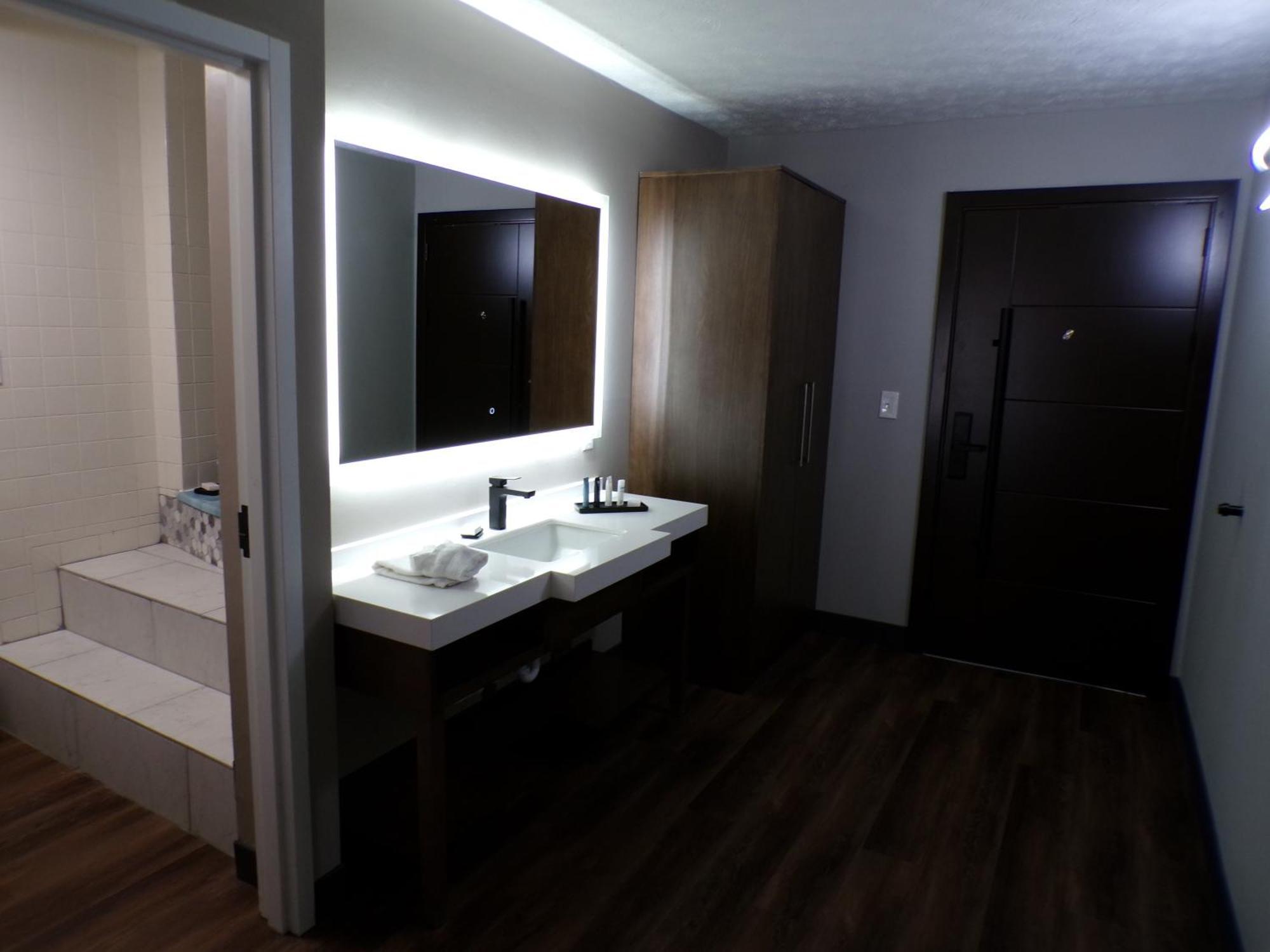 Luxor Inn & Suites, A Travelodge By Wyndham Elkins Εξωτερικό φωτογραφία